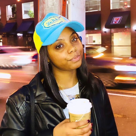 VON DUTCH TRUCKER HAT!!!!! 💙💛💐 - Picture 4 of 4